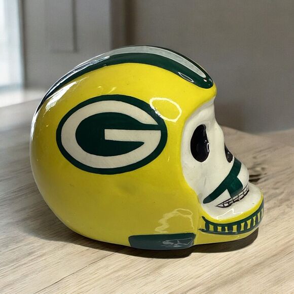 Green Bay Packers Ceramic Skull Helmet Decor 4x4x5 - Picture 1 of 3